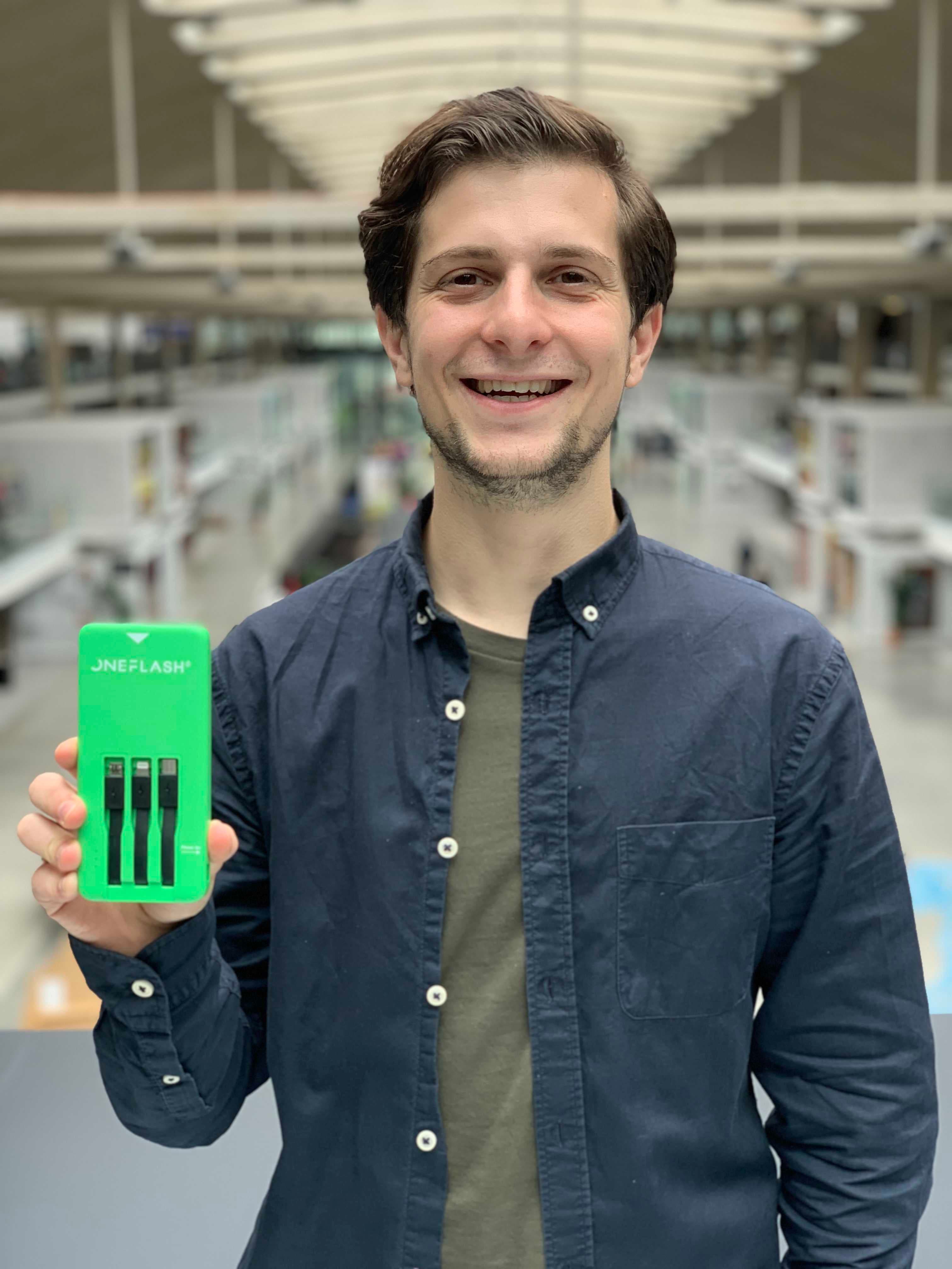 OneFlash (Fighters Program & HEC) raises 500.000€ to avoid you running out of battery